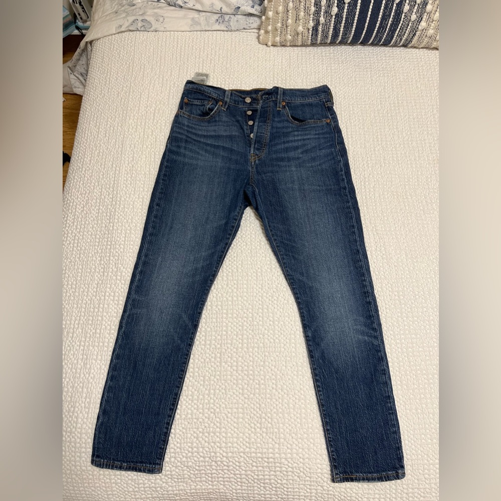 Levi’s mom jeans